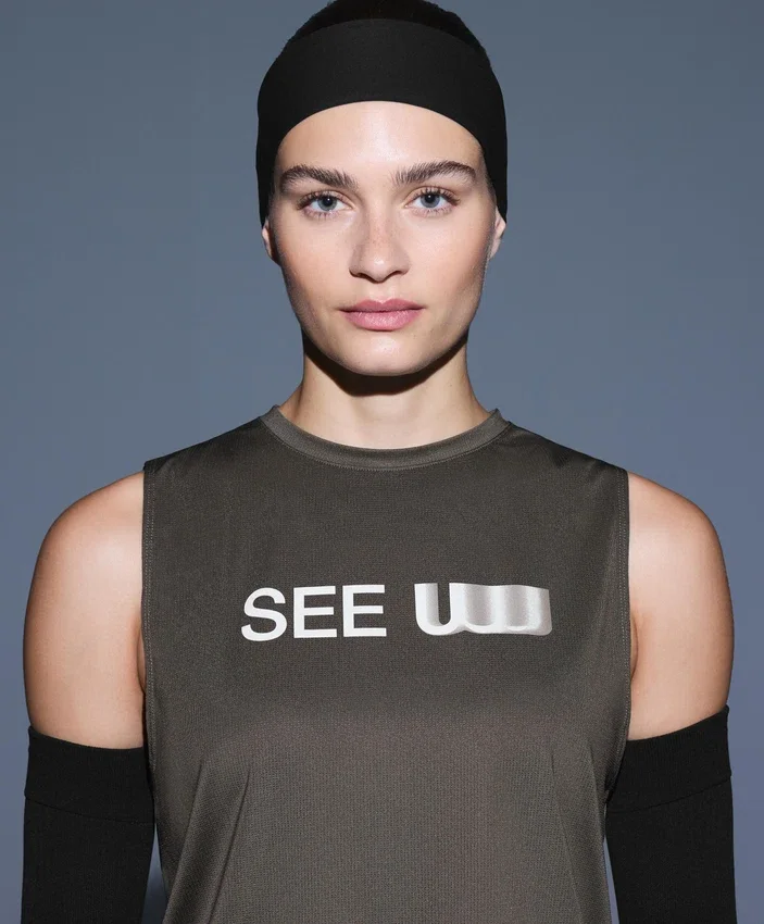 T-shirt tecnica senza maniche con scritta T-shirt tecnica senza maniche con scritta
