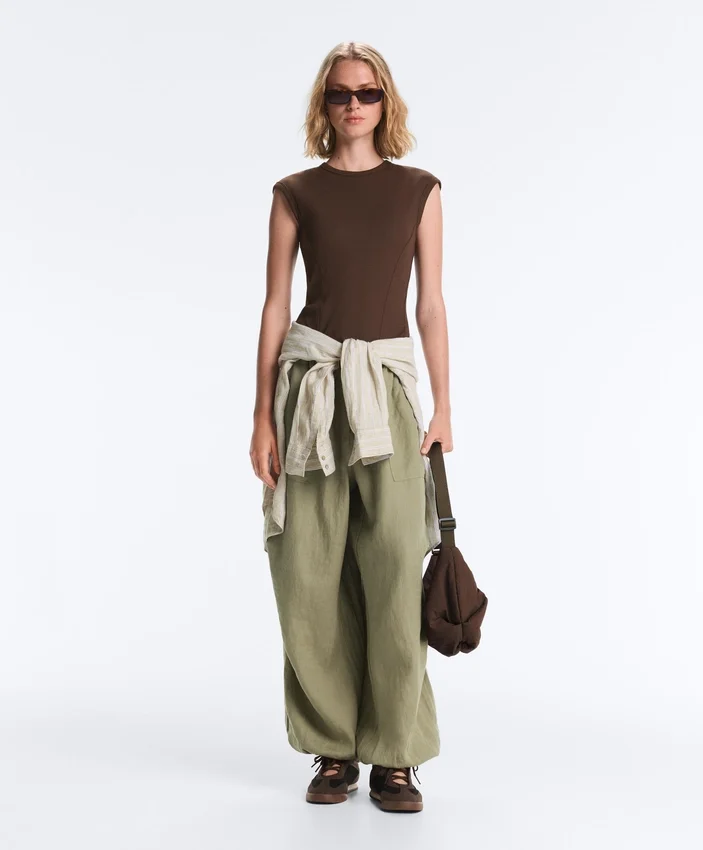 Top a maniche corte a costine in cotone e modal Top a maniche corte a costine in cotone e modal