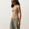Top bikini a triangolo a righe