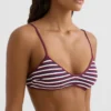 Top bikini a triangolo a righe testurizzate