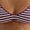 Top bikini a triangolo a righe testurizzate