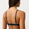Top bikini a triangolo con bordino e lacci
