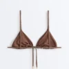 Top bikini a triangolo con mini pois