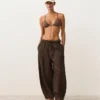 Top bikini a triangolo con mini pois