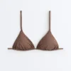 Top bikini a triangolo con mini pois