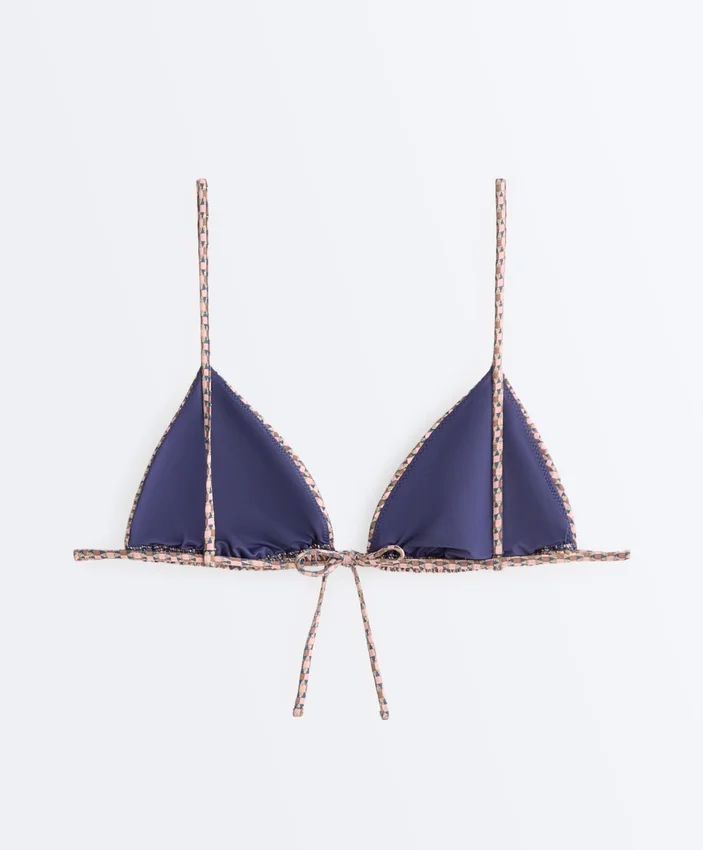 Top bikini a triangolo con mini stampa e fili metallici Top bikini a triangolo con mini stampa e fili metallici