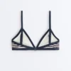 Top bikini a triangolo con strisce testurizzate