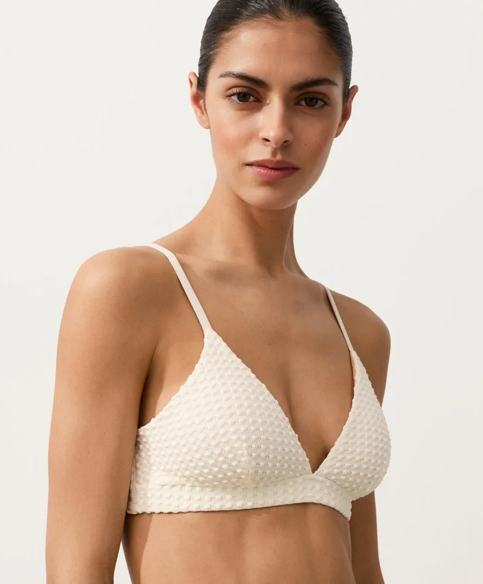 Top bikini a triangolo in crochet con texture a bolle Top bikini a triangolo in crochet con texture a bolle
