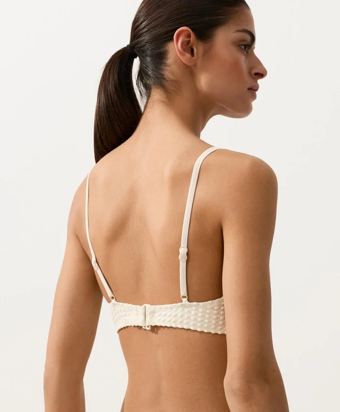 Top bikini a triangolo in crochet con texture a bolle Top bikini a triangolo in crochet con texture a bolle