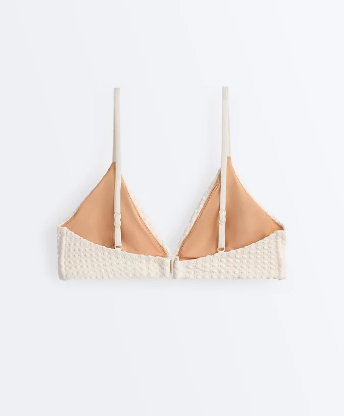 Top bikini a triangolo in crochet con texture a bolle Top bikini a triangolo in crochet con texture a bolle