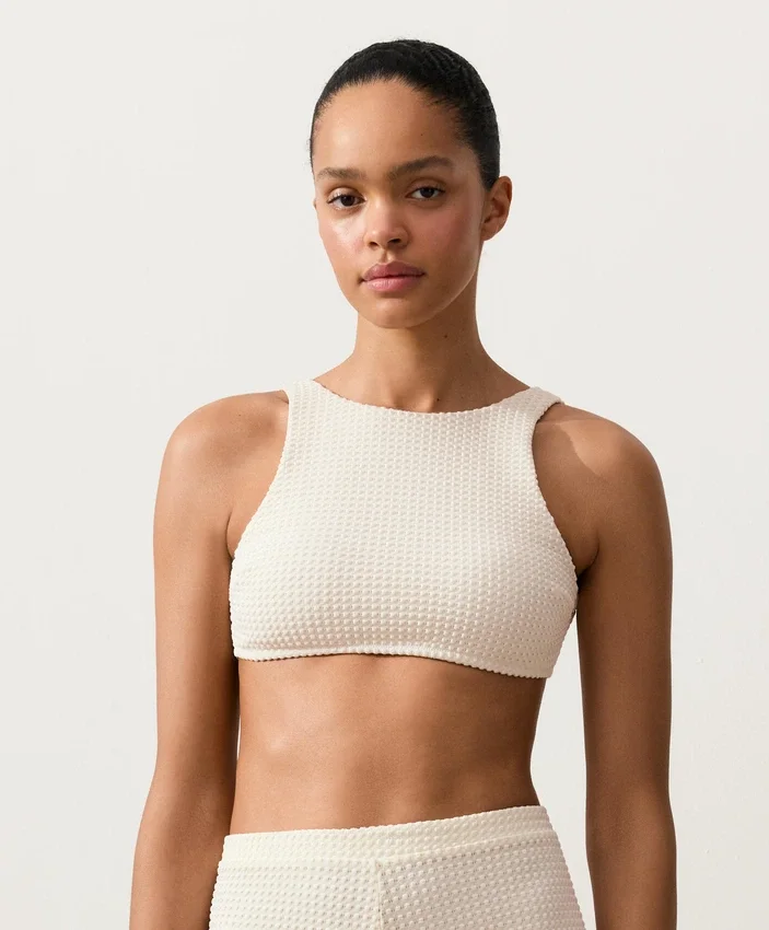 Top bikini all’uncinetto con texture a bolle Top bikini all’uncinetto con texture a bolle