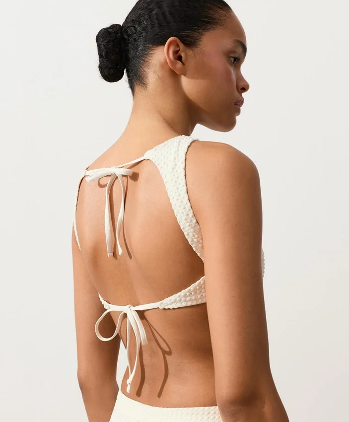 Top bikini all’uncinetto con texture a bolle Top bikini all’uncinetto con texture a bolle