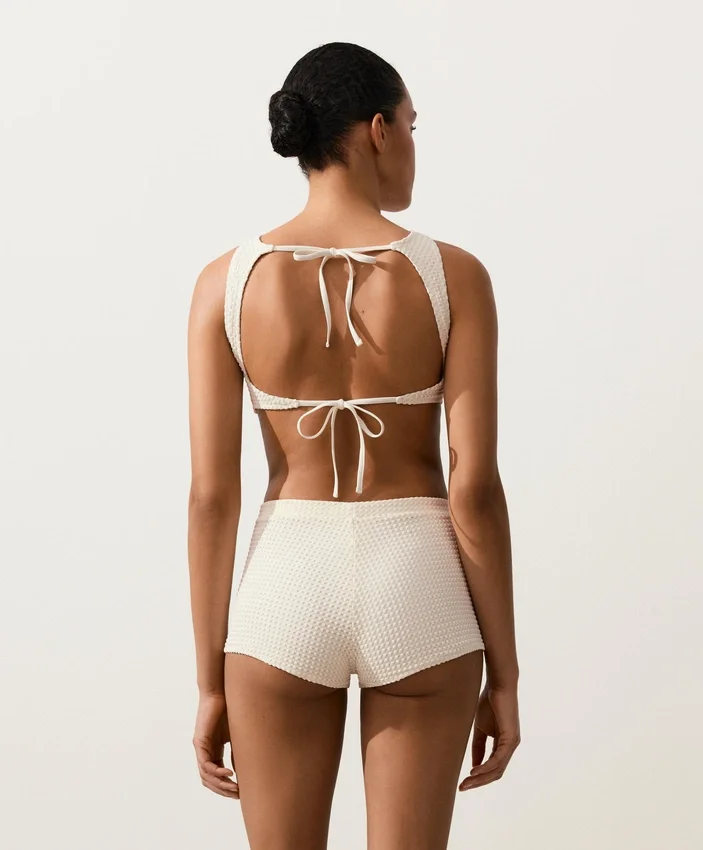 Pantaloncini da bikini a vita alta in crochet con texture a bolle Pantaloncini da bikini a vita alta in crochet con texture a bolle
