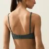 Top bikini con scollo all’americana a quadretti Top bikini con scollo all’americana a quadretti