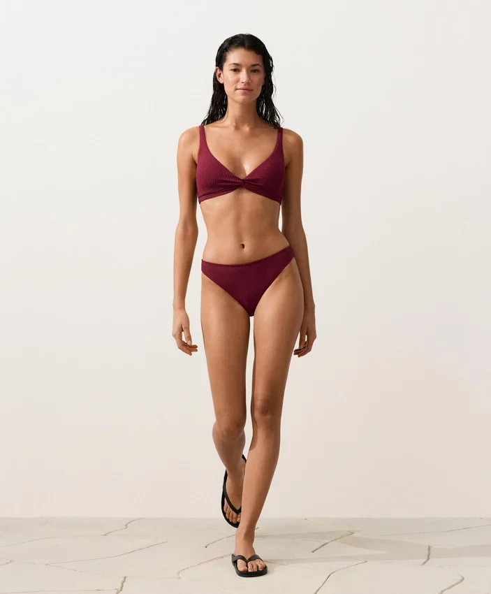 Top bikini halter in jacquard a mini quadri Top bikini halter in jacquard a mini quadri