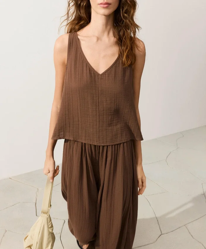 Top con spalline e scollo a V in 100% cotone Top con spalline e scollo a V in 100% cotone