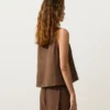 Top con spalline e scollo a V in 100% cotone Top con spalline e scollo a V in 100% cotone