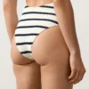 Trikini asimmetrico a righe in crochet Trikini asimmetrico a righe in crochet