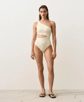 Trikini con spalline asimmetriche