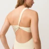 Trikini con spalline asimmetriche Trikini con spalline asimmetriche