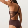 Trikini con spalline asimmetriche Trikini con spalline asimmetriche