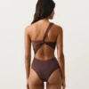 Trikini con spalline asimmetriche Trikini con spalline asimmetriche