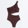 Trikini con spalline asimmetriche Trikini con spalline asimmetriche