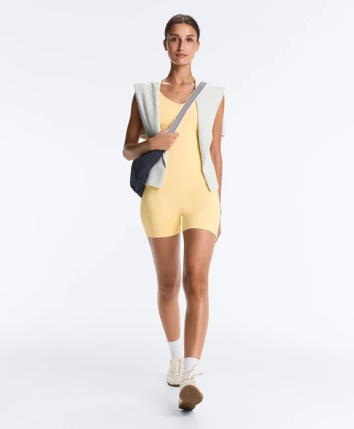Tuta intera Comfortlux con dettaglio a nodo Tuta intera Comfortlux con dettaglio a nodo