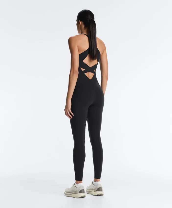 Tuta intera compressiva con scollo all’americana Tuta intera compressiva con scollo all’americana