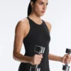 Tuta intera compressiva con scollo all’americana Tuta intera compressiva con scollo all’americana