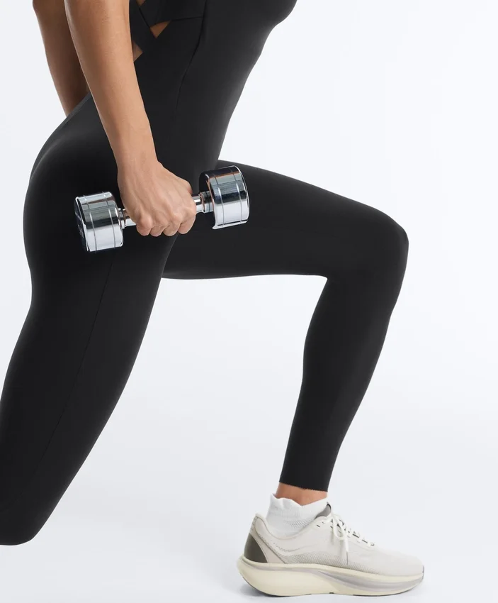 Tuta intera compressiva con scollo all’americana Tuta intera compressiva con scollo all’americana