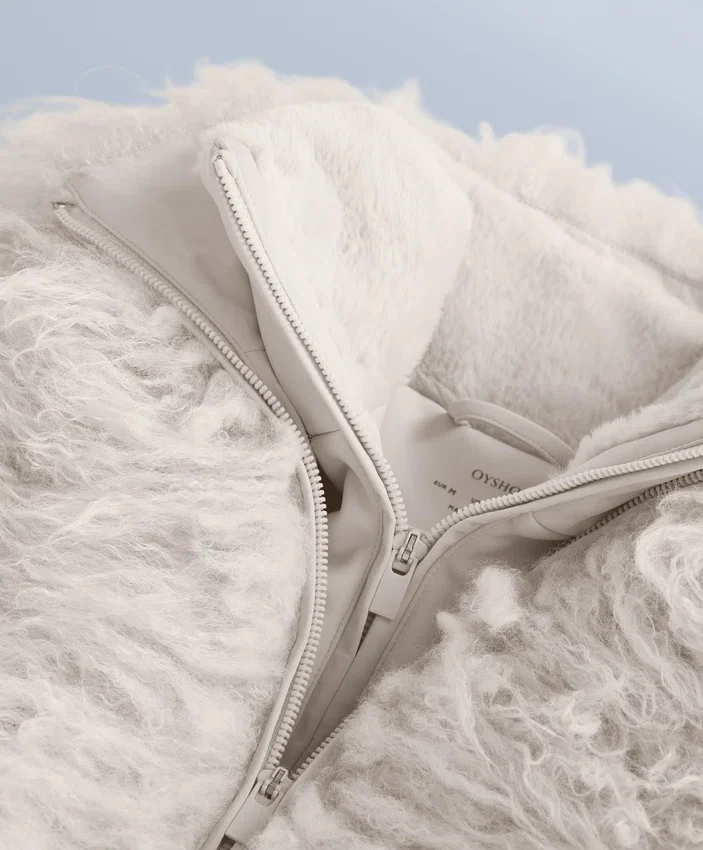 Tuta intera elasticizzata svasata 2 in 1, impermeabile e rimovibile Tuta intera elasticizzata svasata 2 in 1, impermeabile e rimovibile
