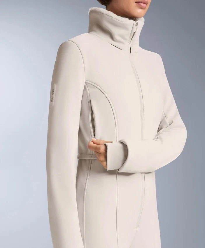 Tuta intera elasticizzata svasata 2 in 1, impermeabile e rimovibile Tuta intera elasticizzata svasata 2 in 1, impermeabile e rimovibile