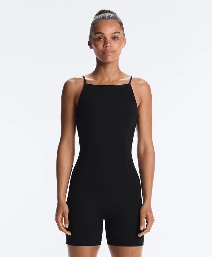 Tuta intera Evermove con schiena scoperta in pantaloncini Tuta intera Evermove con schiena scoperta in pantaloncini