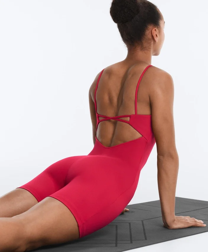 Tuta intera Evermove con schiena scoperta in pantaloncini Tuta intera Evermove con schiena scoperta in pantaloncini