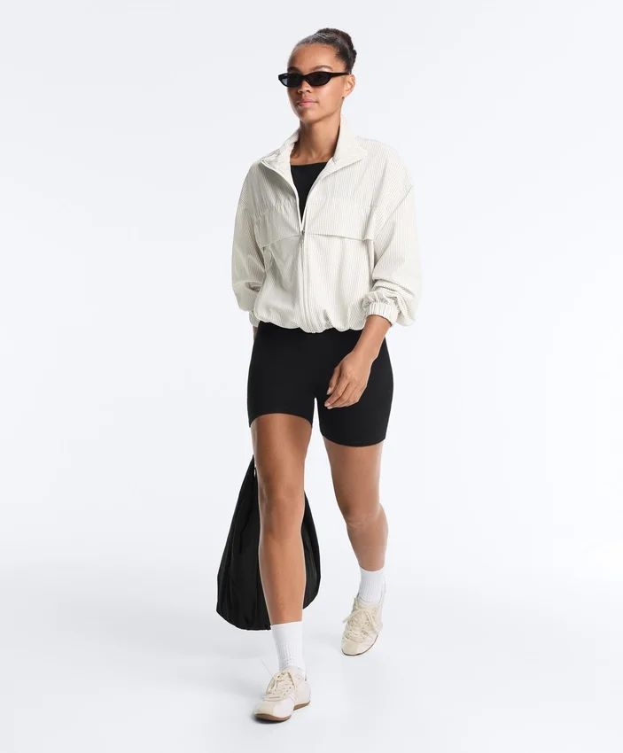 Tuta intera Evermove con schiena scoperta in pantaloncini Tuta intera Evermove con schiena scoperta in pantaloncini