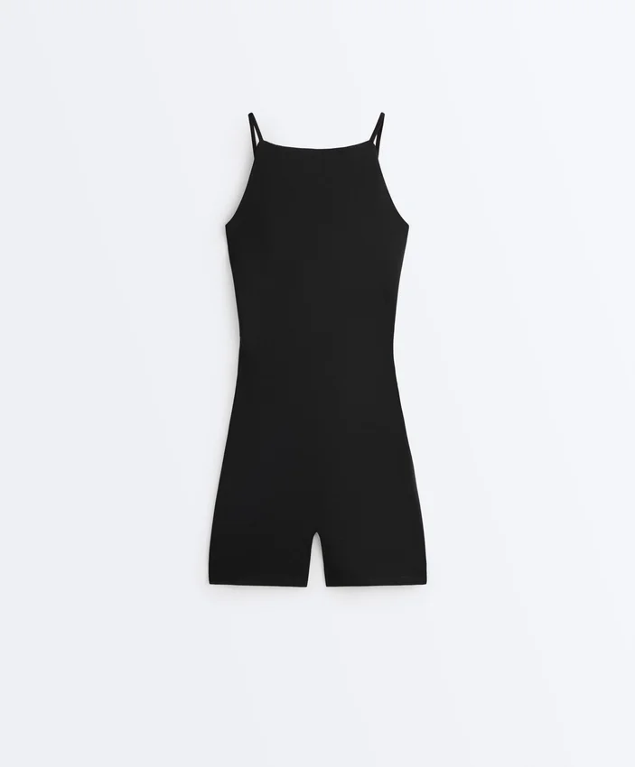 Tuta intera Evermove con schiena scoperta in pantaloncini Tuta intera Evermove con schiena scoperta in pantaloncini