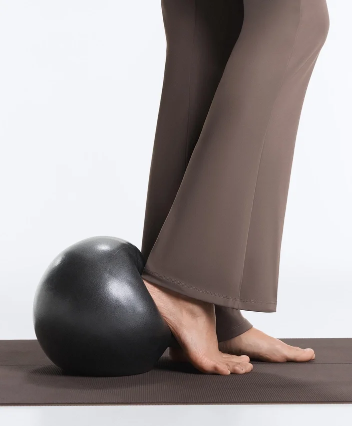 Tuta intera lunga svasata Comfortlux con scollo incrociato Tuta intera lunga svasata Comfortlux con scollo incrociato